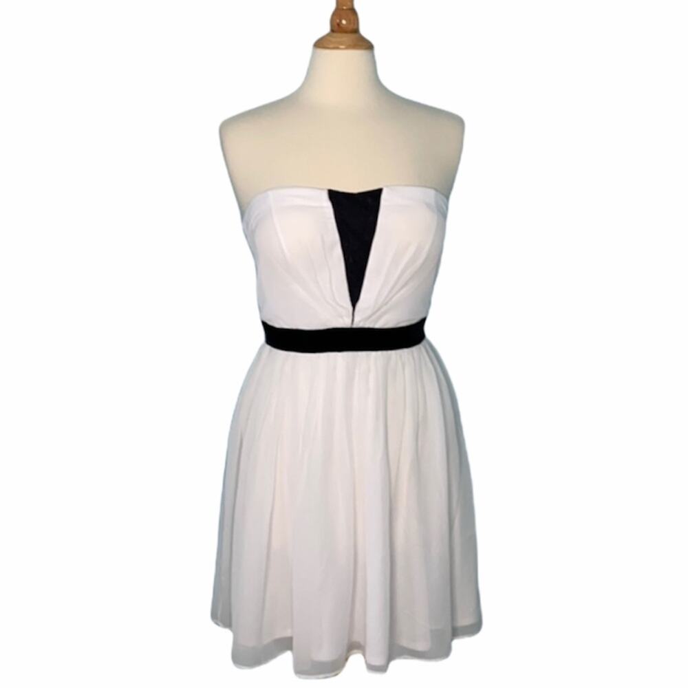 White and Black Strapless Dress FB31